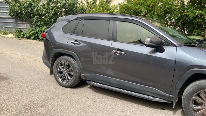 מודעת רכב טויוטה RAV4