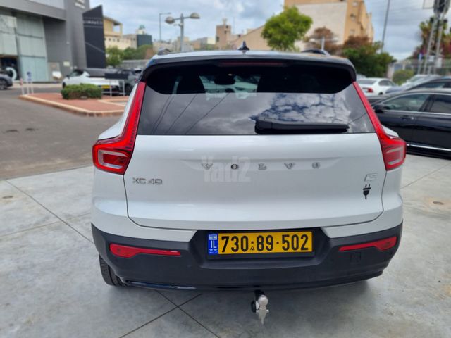 מודעת רכב וולוו XC40 3
