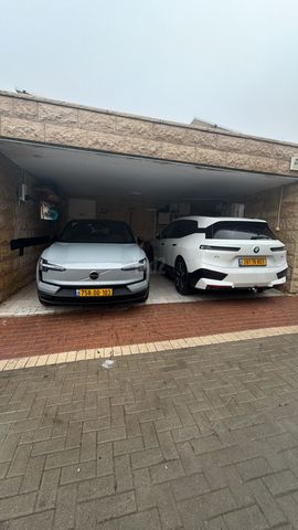 מודעת רכב וולוו EX30