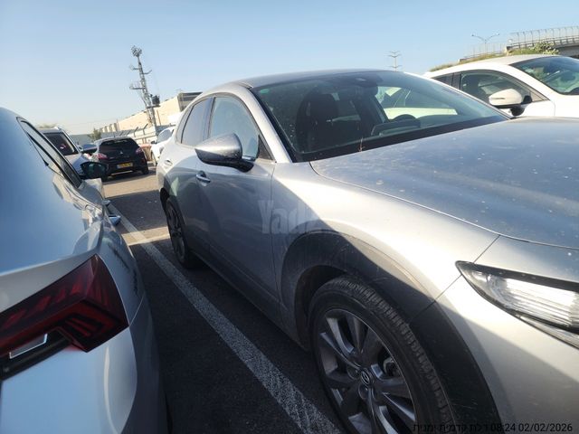 מודעת רכב מאזדה CX-30
