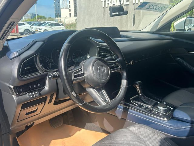 מודעת רכב מאזדה CX-30 2