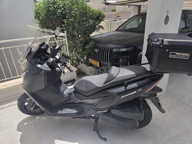 מודעת רכב סאן יאנג ג'וי-מקס Z-250