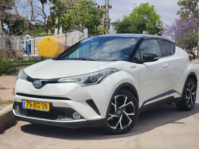 מודעת רכב טויוטה C-HR