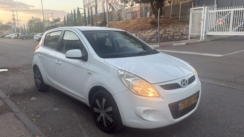 מודעת רכב יונדאי i20
