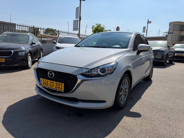 מודעת רכב מאזדה 2