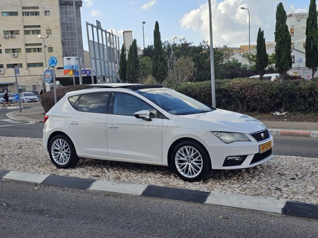 מודעת רכב סיאט לאון
