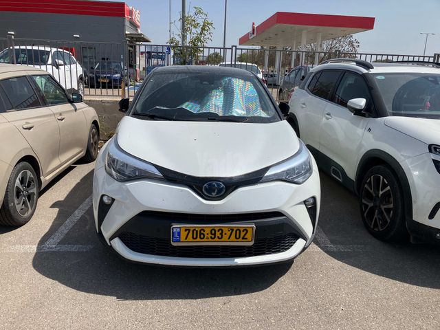 מודעת רכב טויוטה C-HR