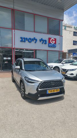 מודעת רכב טויוטה קורולה קרוס