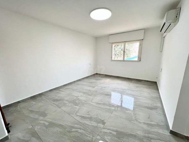 שדרות העצמאות 8