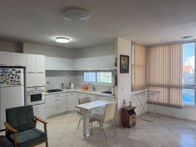 מודעת נכס, רחל הרשנזון, שעריים, רחובות