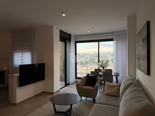 דירה למכירה בירושלים (תיווך) — 2