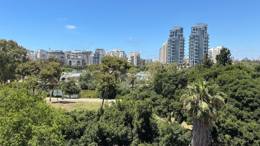 בני דן 52
