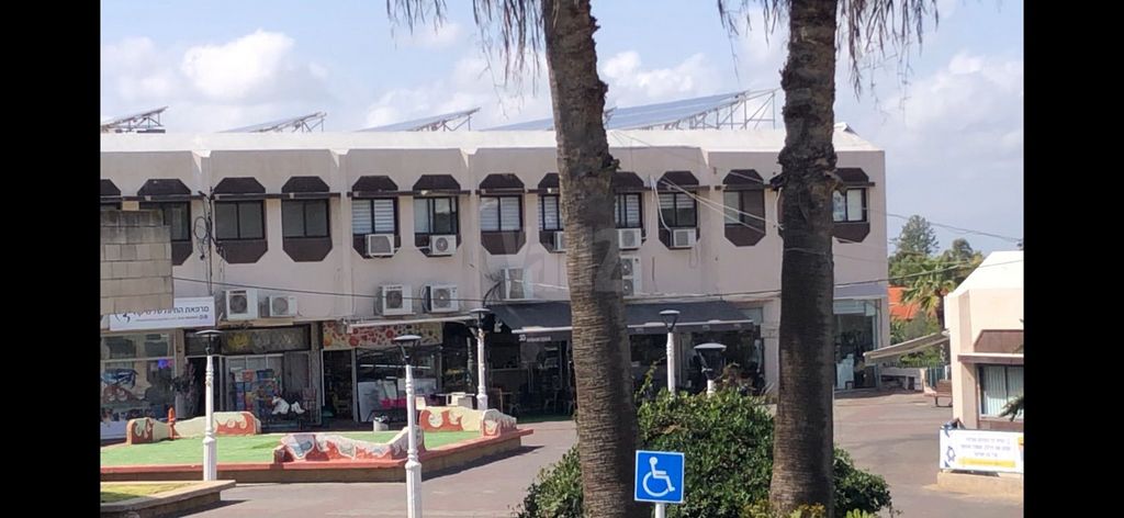 אורנית