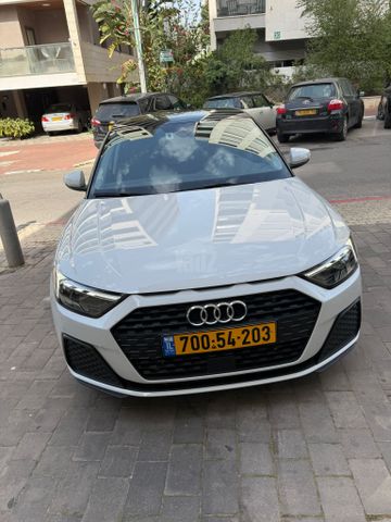 מודעת רכב אאודי A1