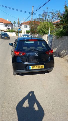 מודעת רכב מאזדה 2