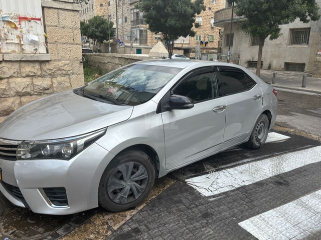 מודעת רכב טויוטה קורולה
