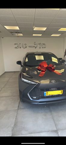 מודעת רכב טויוטה C-HR