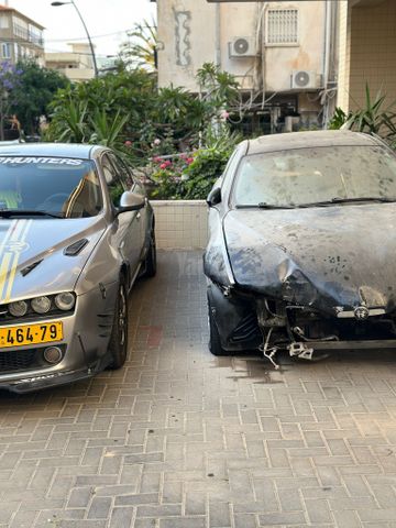 מודעת רכב אלפא רומיאו 159