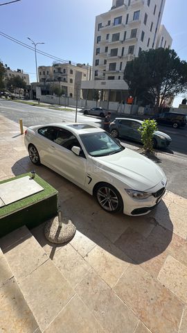 מודעת רכב ב מ וו סדרה 4