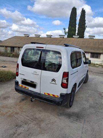מודעת רכב סיטרואן ברלינגו