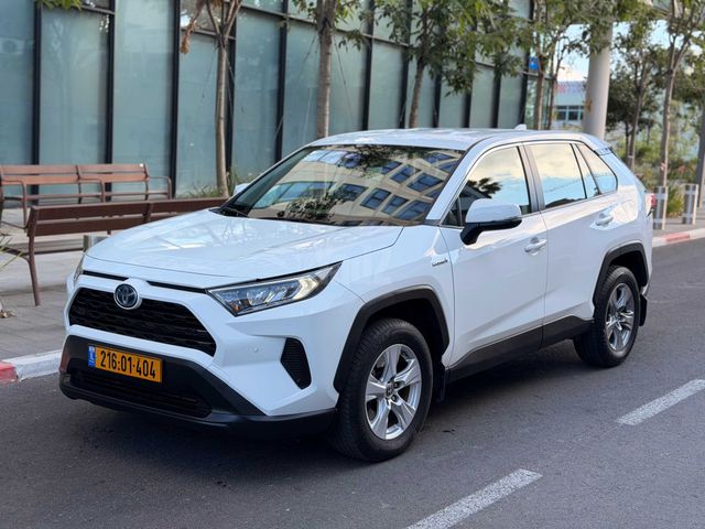 מודעת רכב טויוטה RAV4