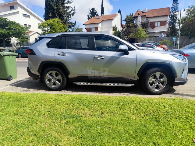 מודעת רכב טויוטה RAV4