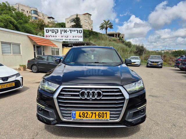 מודעת רכב אאודי Q7
