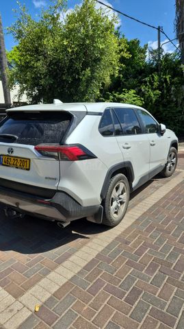 מודעת רכב טויוטה RAV4