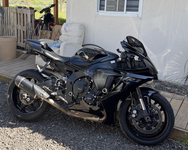 מודעת רכב ימאהה YZF-R1