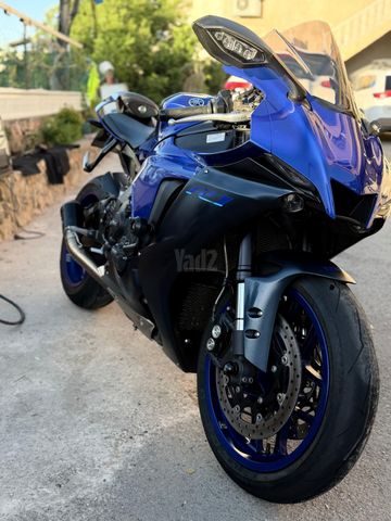 מודעת רכב ימאהה YZF-R1