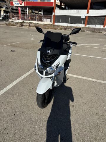 מודעת רכב סאן יאנג ג'וי רייד 200