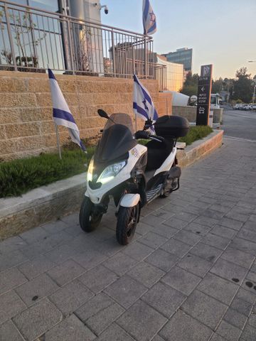 מודעת רכב פיאג'ו MP3 300 HPE