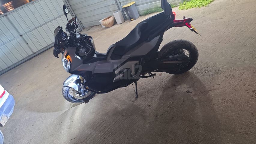 מודעת רכב הונדה X-ADV750