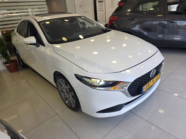 מודעת רכב מאזדה 3