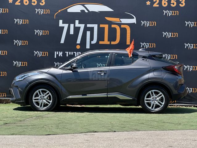 מודעת רכב טויוטה C-HR 2