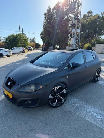 מודעת רכב סיאט לאון