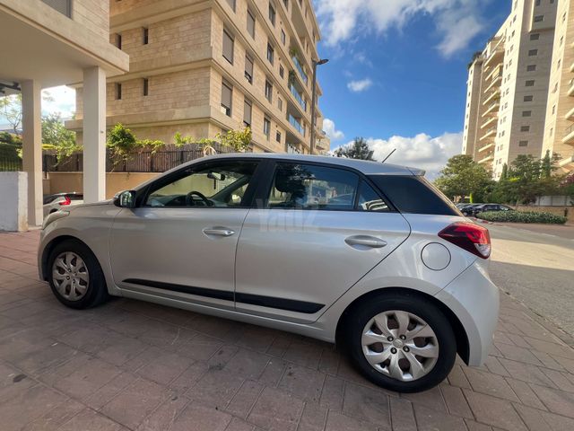מודעת רכב יונדאי i20