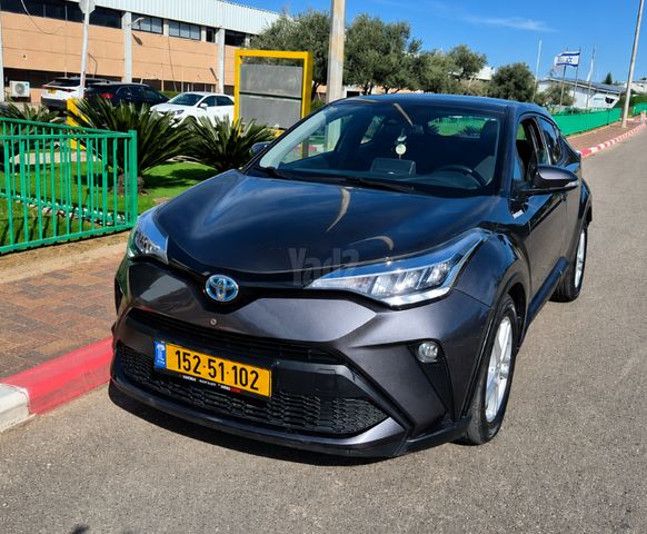 מודעת רכב טויוטה C-HR