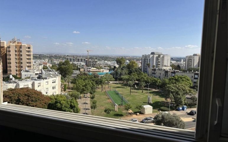 שדרות פנחס לבון 10