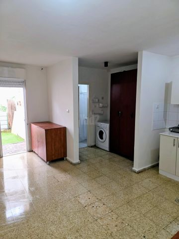 שדרות מנחם בגין 19