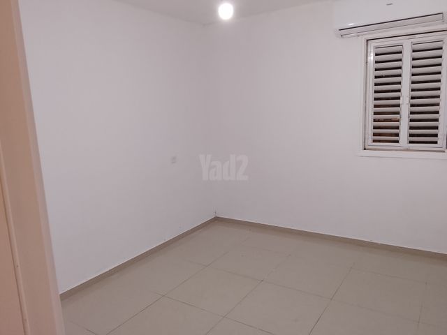 משה שרת 48