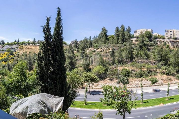 דירה למכירה בירושלים (תיווך) — 5