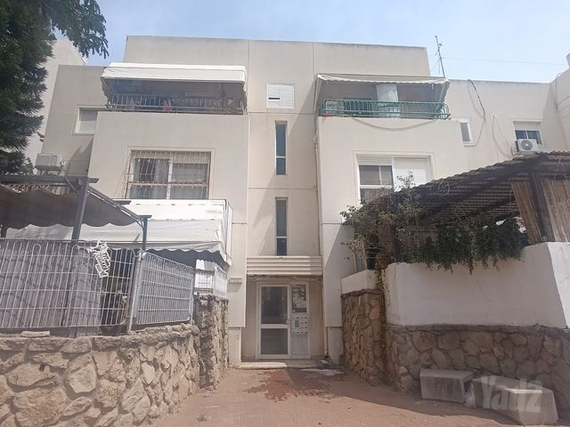 אלי כהן 57