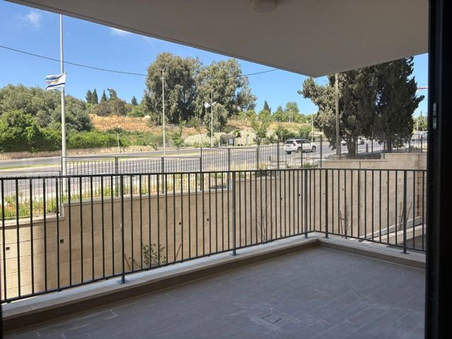 דירה להשכרה בירושלים (תיווך) — 2