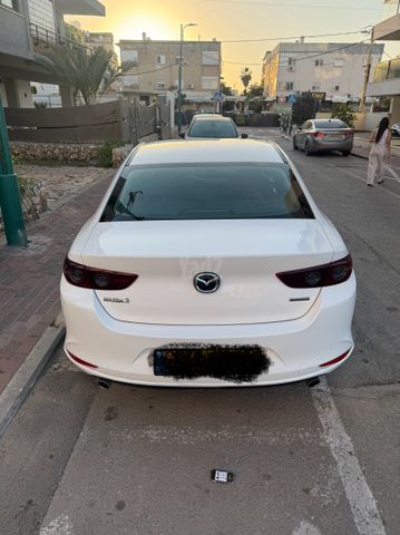 מודעת רכב מאזדה 3