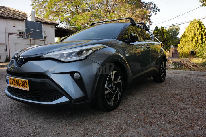 מודעת רכב טויוטה C-HR