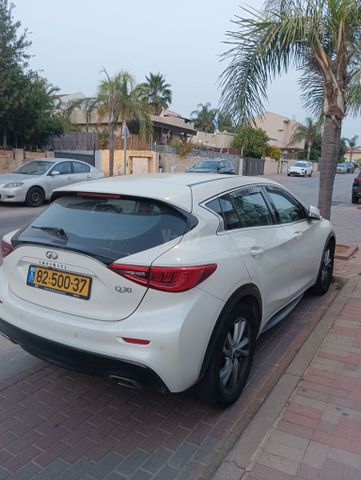 מודעת רכב אינפיניטי Q30