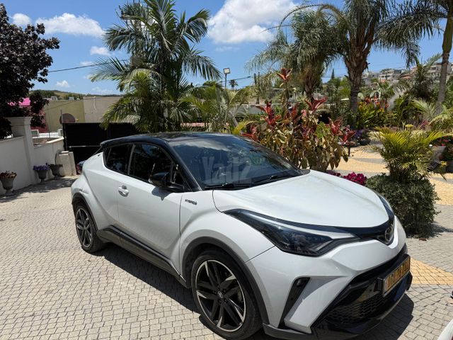 מודעת רכב טויוטה C-HR
