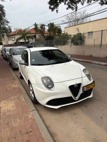 מודעת רכב אלפא רומיאו מיטו