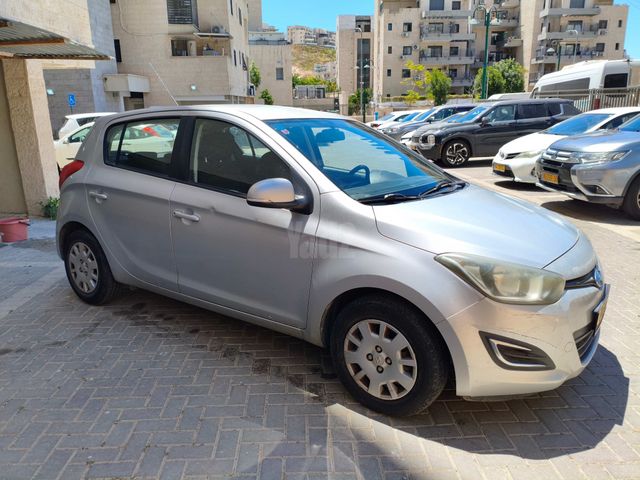 מודעת רכב יונדאי i20